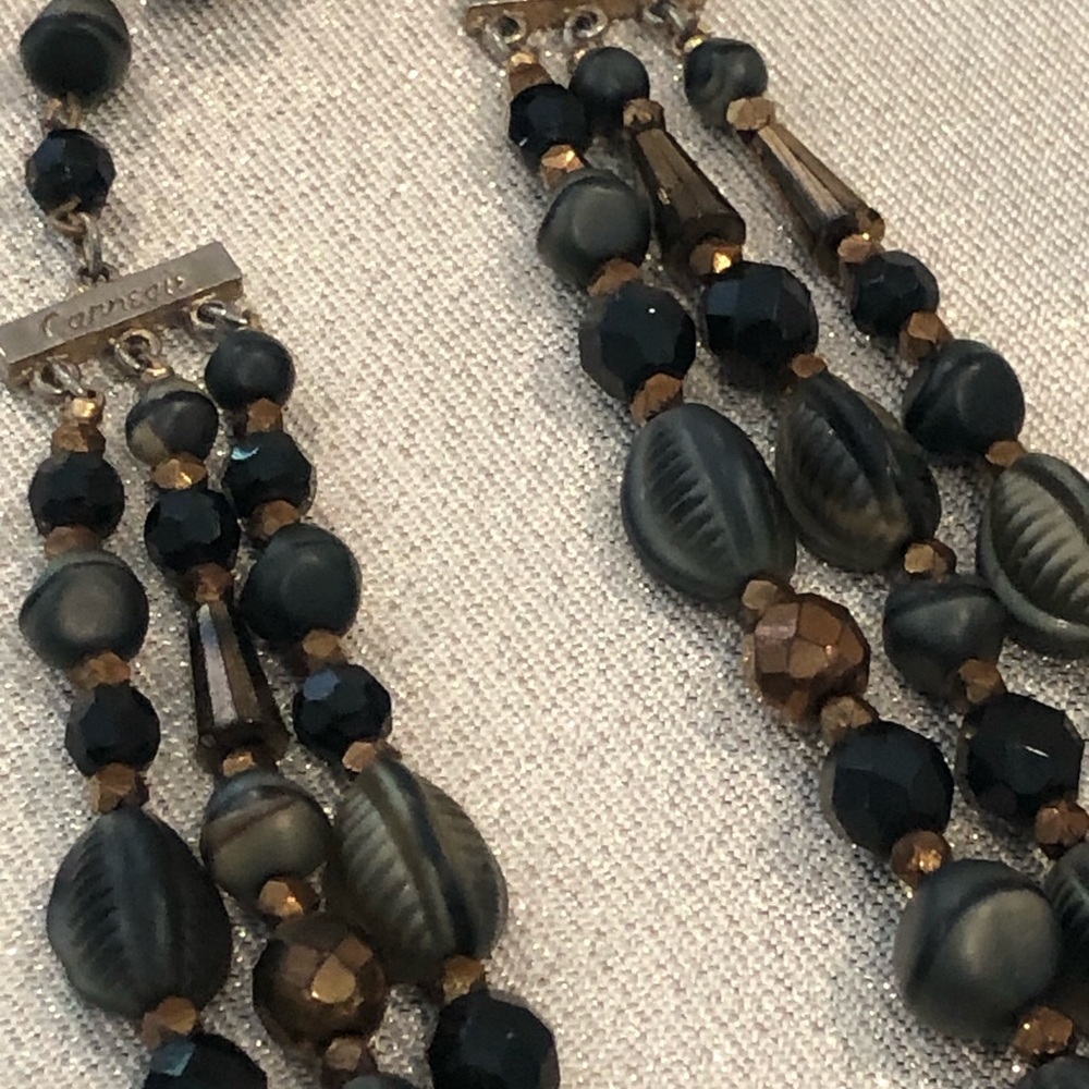 Vintage Hattie Carnegie black glass beaded necklace and clip earring set - Picture 3 of 7